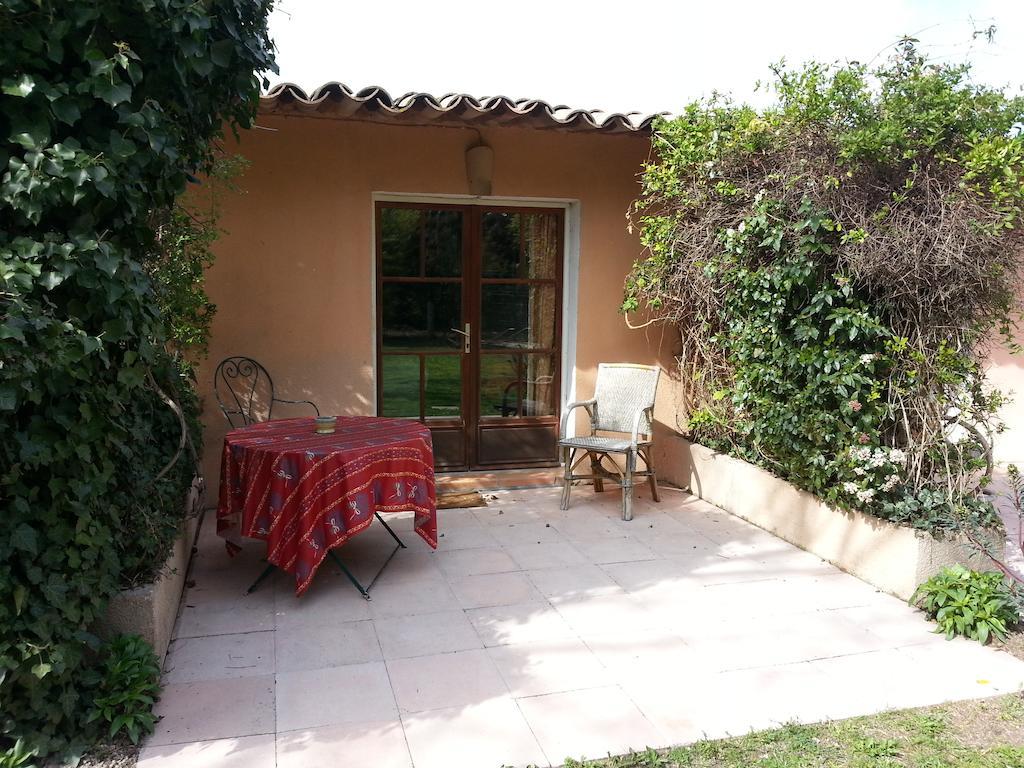 Mas La Provence Bed and Breakfast LʼIsle-sur-la-Sorgue Værelse billede