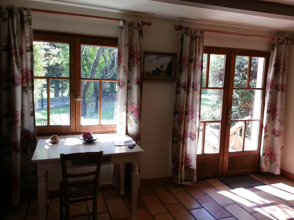 Mas La Provence Bed and Breakfast LʼIsle-sur-la-Sorgue Værelse billede