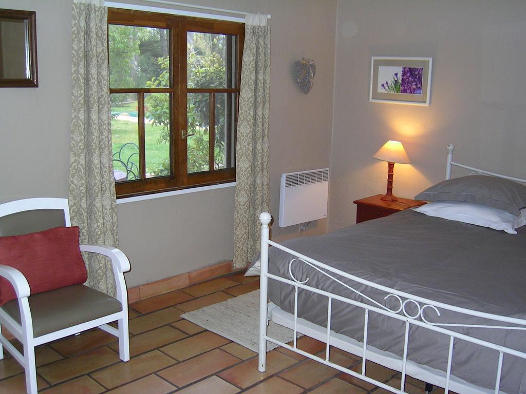 Mas La Provence Bed and Breakfast LʼIsle-sur-la-Sorgue Værelse billede