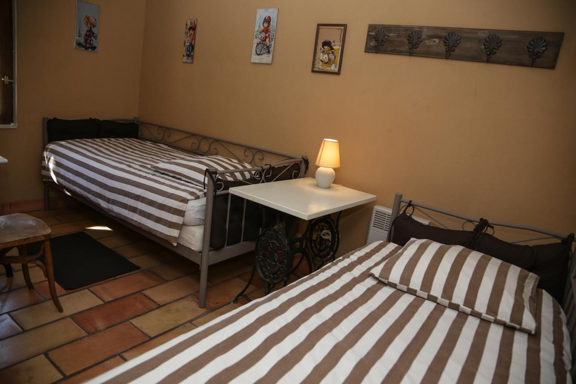 Mas La Provence Bed and Breakfast LʼIsle-sur-la-Sorgue Værelse billede